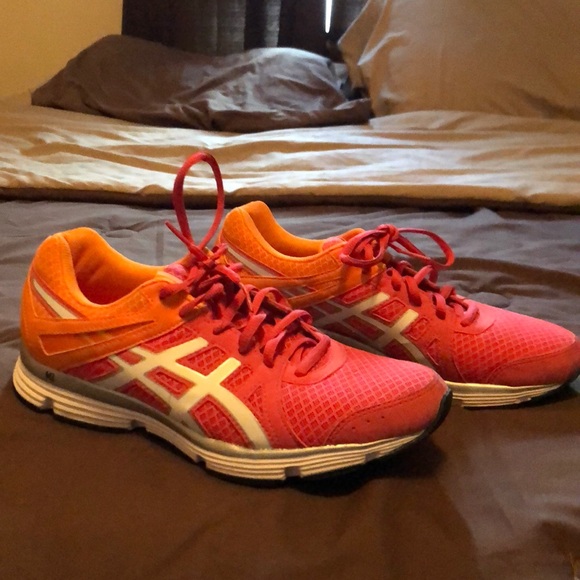 Shoes - Picture 3 of 5